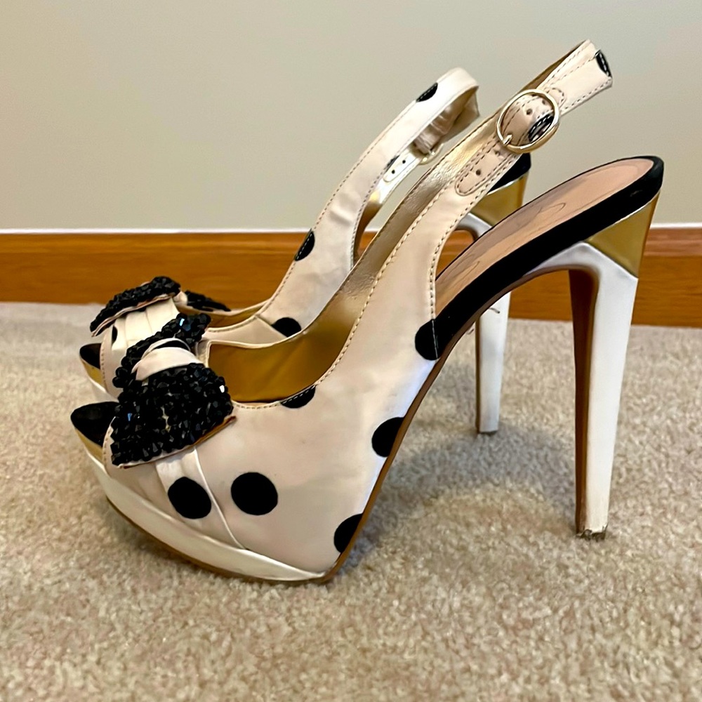 Jessica Simpson peep toe heel 6.5